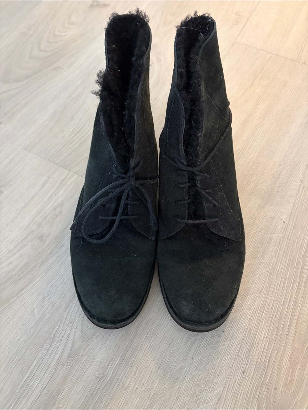 Ugg Quincy Women’s Black Suede Lace-Up Winter Boots with Cozy Shearling